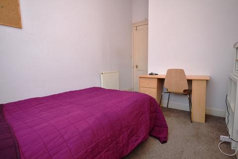 3 bedroom flat to rent, 1271L – Melville Terrace, Edinburgh, EH9 1LY