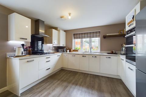 4 bedroom detached house for sale, Catch Yard Road, Silverstone, NN12