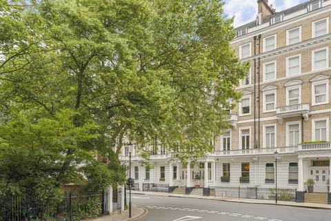 3 bedroom apartment for sale, Queen's Gate Gardens, South Kensington, London SW7