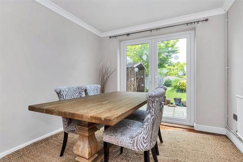 24 Priams Way, Stapleford, Cambridge, CB22 5DT