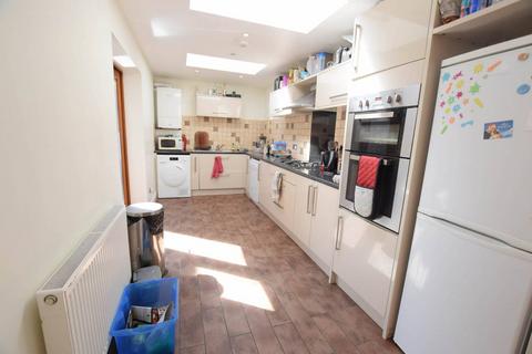 3 bedroom house to rent, Tradescant Road, Oval, London, SW8