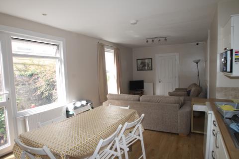 6 bedroom terraced house to rent, Beechwood Avenue, Plymouth PL4