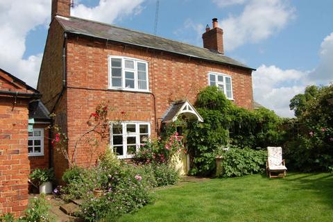3 bedroom cottage for sale, High Street, Guilsborough, Northampton NN6 8PU