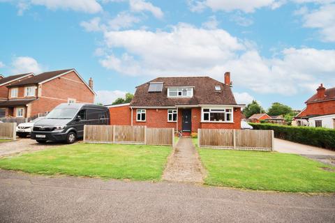 4 bedroom detached bungalow for sale, All Saints Avenue, Maidenhead