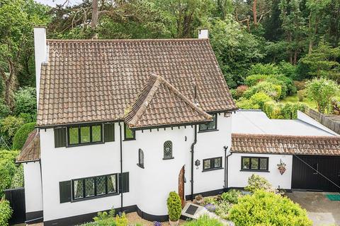 4 bedroom detached house for sale, Wood Lodge Lane, West Wickham