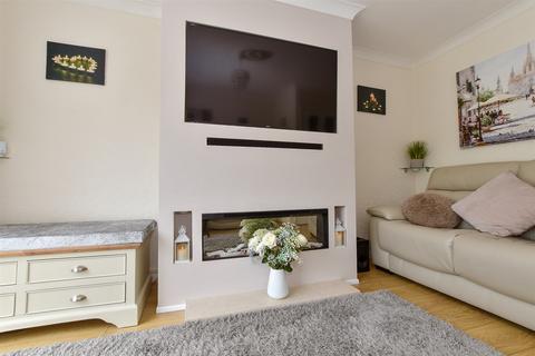 19 Carruthers Close, Wickford, SS11 7EZ