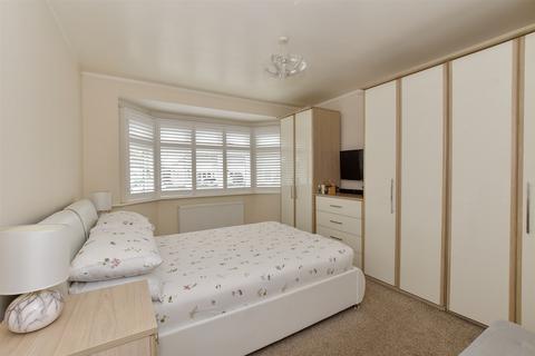19 Carruthers Close, Wickford, SS11 7EZ