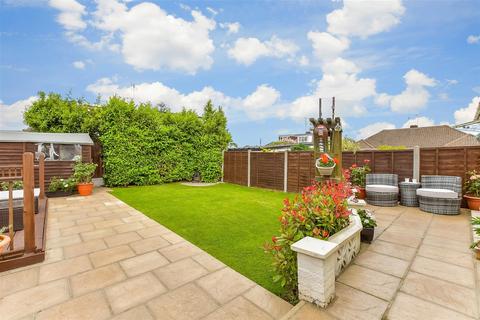 19 Carruthers Close, Wickford, SS11 7EZ