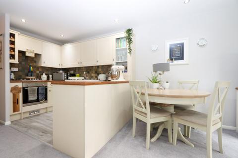 33 Garnon Mead, Coopersale, Epping, CM16 7RN