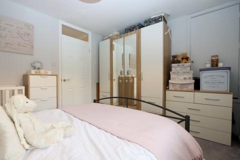 33 Garnon Mead, Coopersale, Epping, CM16 7RN