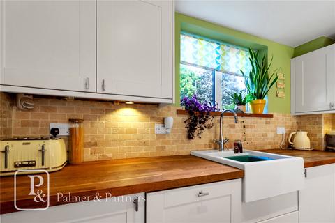 17 Foxhall Fields, East Bergholt, Colchester, CO7 6QY