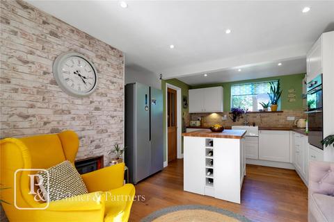 17 Foxhall Fields, East Bergholt, Colchester, CO7 6QY