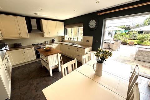 4 bedroom bungalow for sale, The Pastures, Wirral CH48