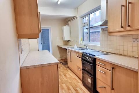 3 bedroom end of terrace house for sale, Buxton Street, Leicester LE2