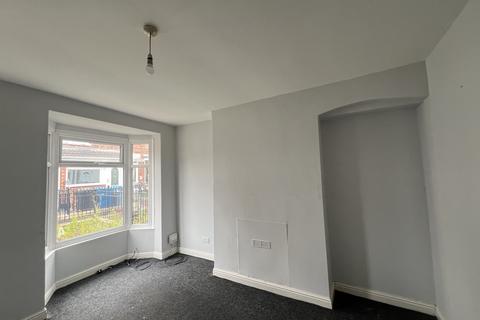 2 bedroom terraced house to rent, Oak Avenue, HU3