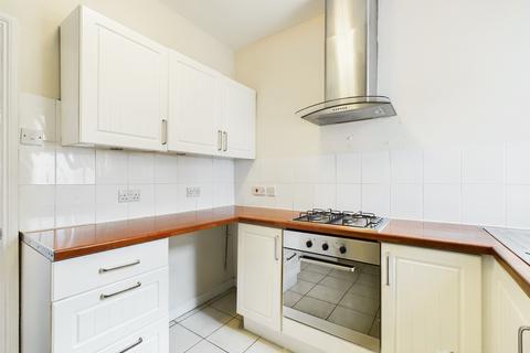 2 bedroom terraced house to rent, Oak Avenue, HU3