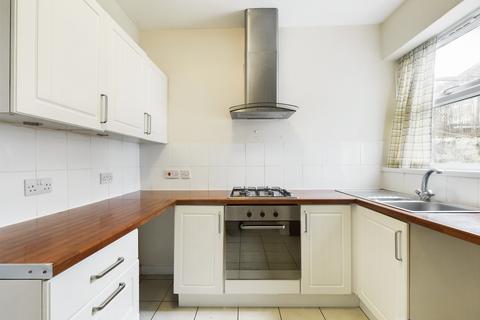 2 bedroom terraced house to rent, Oak Avenue, HU3