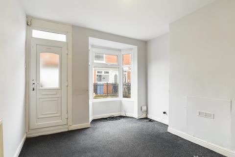 2 bedroom terraced house to rent, Oak Avenue, HU3