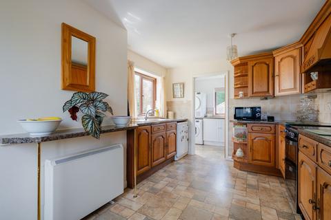 1 Nymet Avenue, Bow, Crediton, EX17 6LT