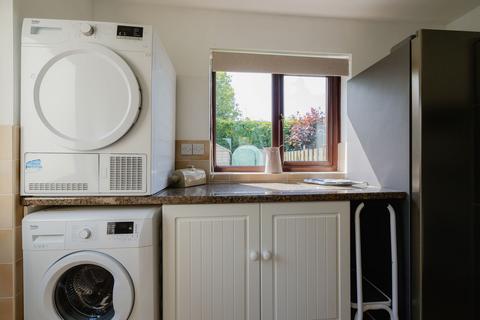 1 Nymet Avenue, Bow, Crediton, EX17 6LT