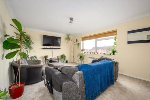 2 bedroom flat for sale, Egmont Court, 16 Egmont Road, Walton-On-Thames, Surrey, KT12