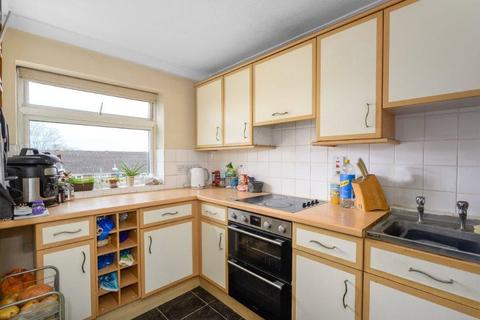 2 bedroom flat for sale, Egmont Court, 16 Egmont Road, Walton-On-Thames, Surrey, KT12