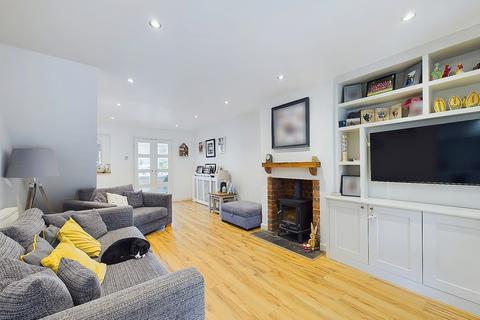 4 bedroom semi-detached house for sale, Rosslyn Road, Vicars Cross, CH3