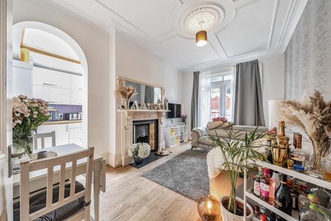 2 bedroom flat for sale, Wontner Road, Balham