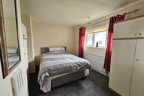 2 bedroom semi-detached house for sale, Kirkwall Crescent, Leicester