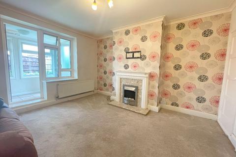 1 bedroom flat for sale, Wantage House, Kings Lynn Drive, Romford