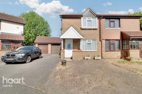2 bedroom semi-detached house for sale, Airdrie Close, Hayes