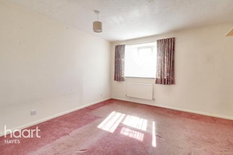 17 Airdrie Close, Hayes, UB4 9SR