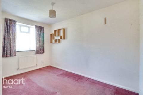 17 Airdrie Close, Hayes, UB4 9SR