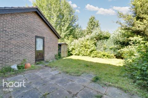 17 Airdrie Close, Hayes, UB4 9SR