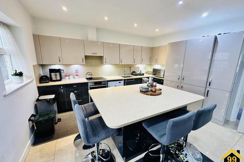 3 bedroom end of terrace house for sale, Autumn Way, West Drayton, Middlesex, UB7