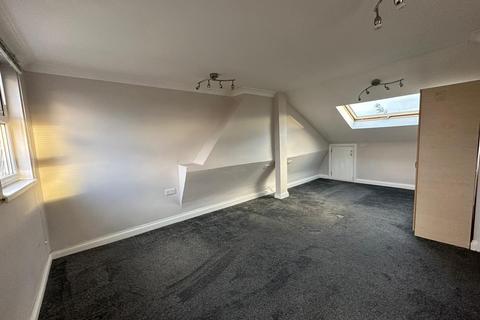 1 bedroom in a house share to rent, Hainault Road, London E11