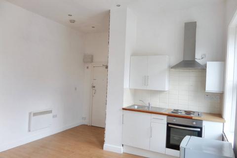 Studio to rent, Selhurst Road, London SE25