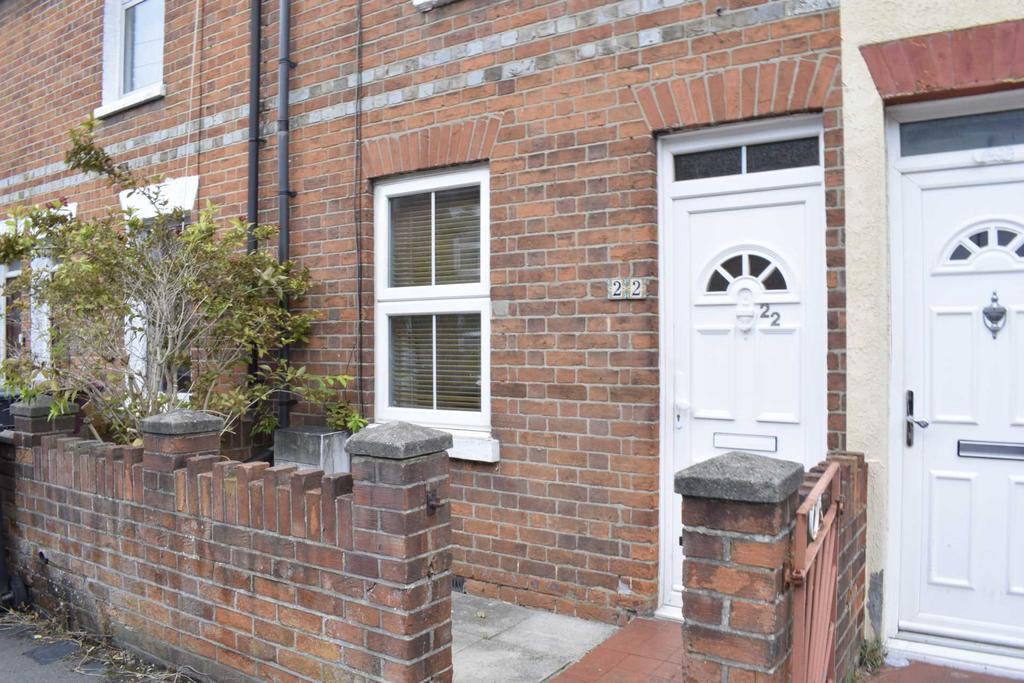 Amity Road, Reading RG1 2 bed terraced house £1,350 pcm (£312 pw)