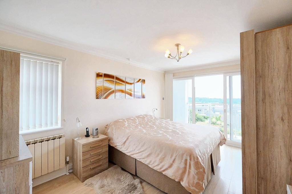 Principal bedroom