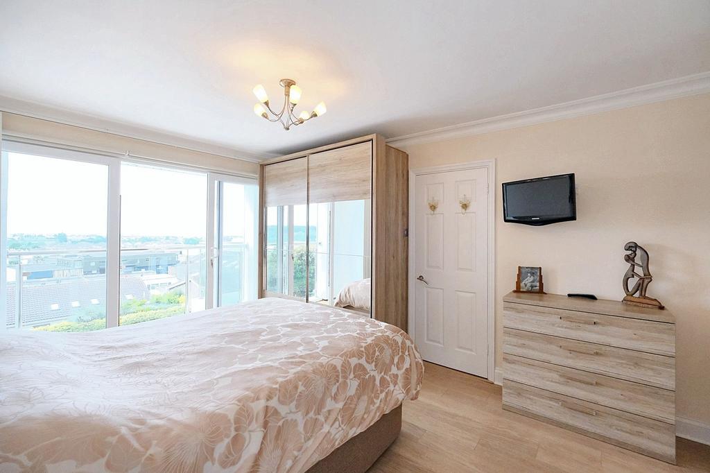 Principal bedroom