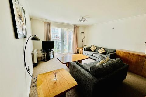 2 bedroom apartment for sale, Lynton Court, Century Wharf, Cardiff, South Glamorgan, CF10