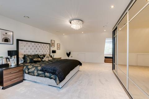14 White Oak Gardens, Sidcup, DA15 8WF