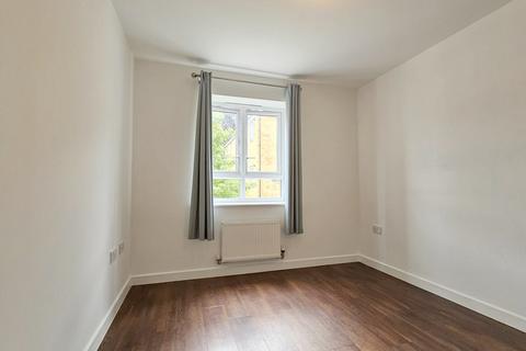 2 bedroom flat to rent, Damson Way, Carshalton SM5