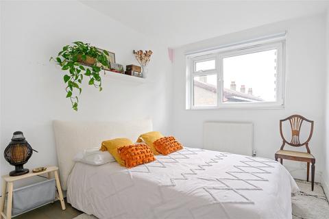2 bedroom apartment to rent, Arden Estate, London, N1
