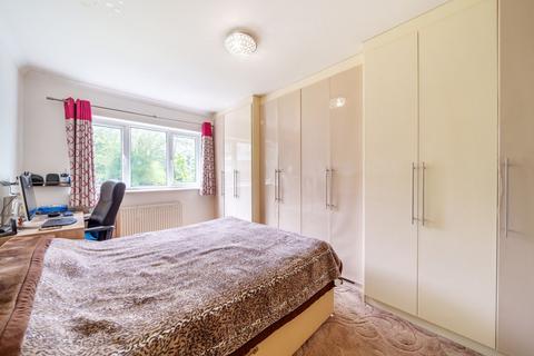 3 bedroom terraced house for sale, Ivinghoe Road, Bushey, WD23