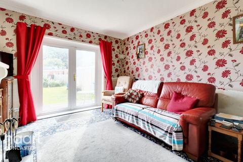 3 bedroom semi-detached house for sale, Suffolk Road, Bircotes, Doncaster
