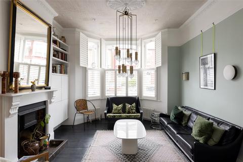 3 bedroom penthouse to rent, Leighton Gardens, London, NW10