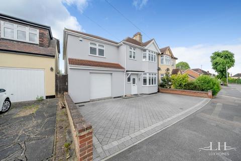 5 bedroom semi-detached house for sale, Woodhall Crescent Hornchurch