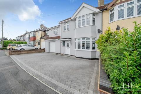 5 bedroom semi-detached house for sale, Woodhall Crescent Hornchurch
