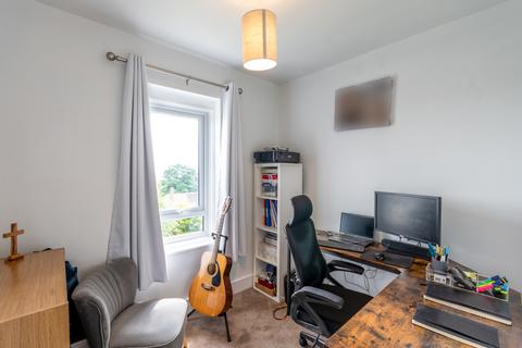 12 Carrill Road, Sheffield, S6 1BD